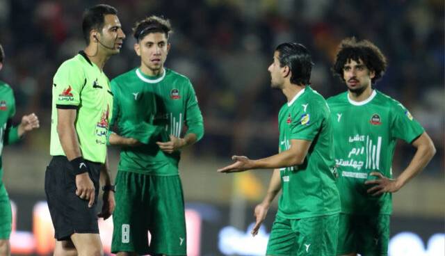 حمله به ماشین داور بازی شمسآذر - پرسپولیس