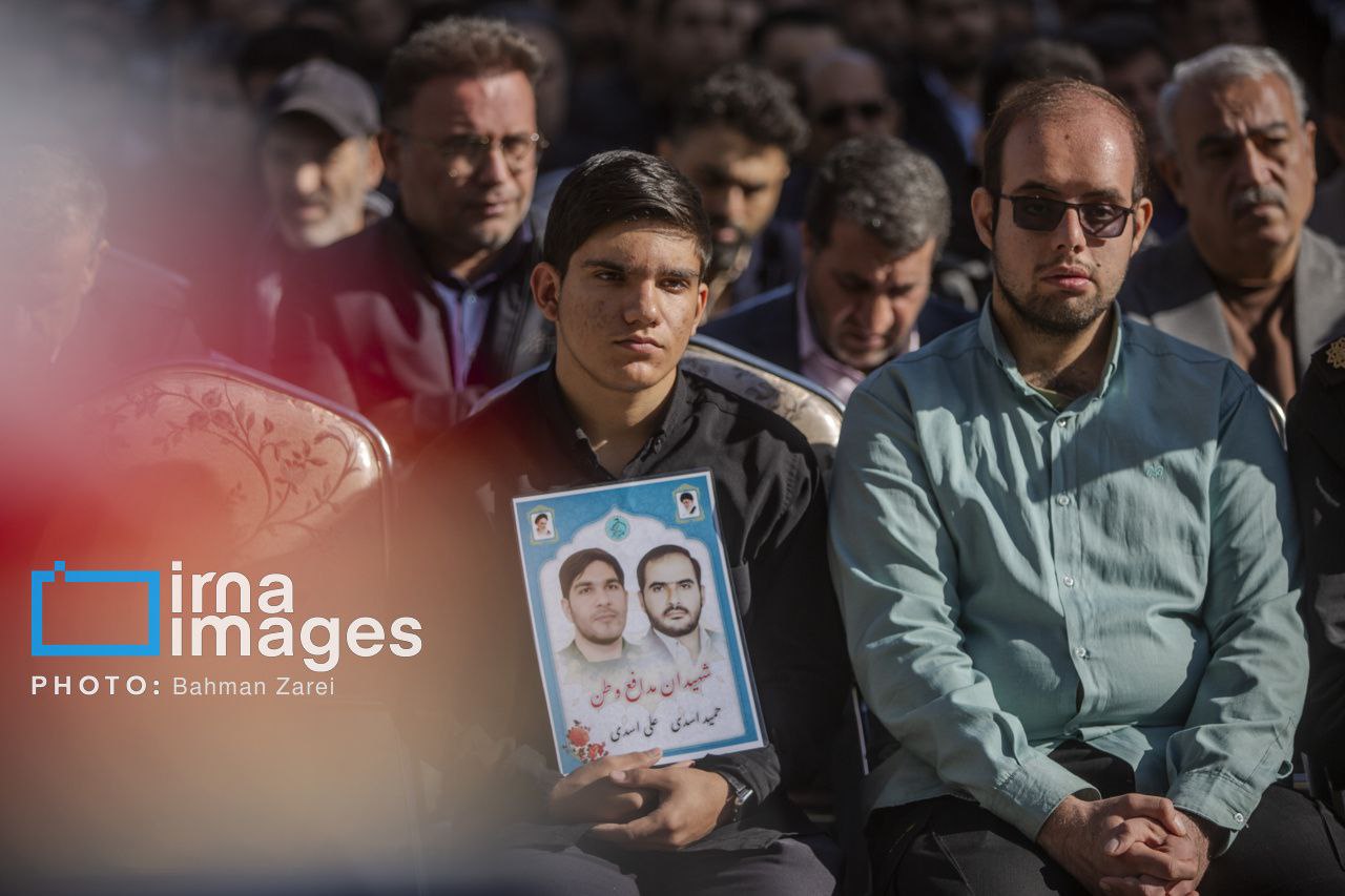  ​​​​​​​عکس/تدفین پیکر شهید گمنام در شرکت گاز استان کرمانشاه