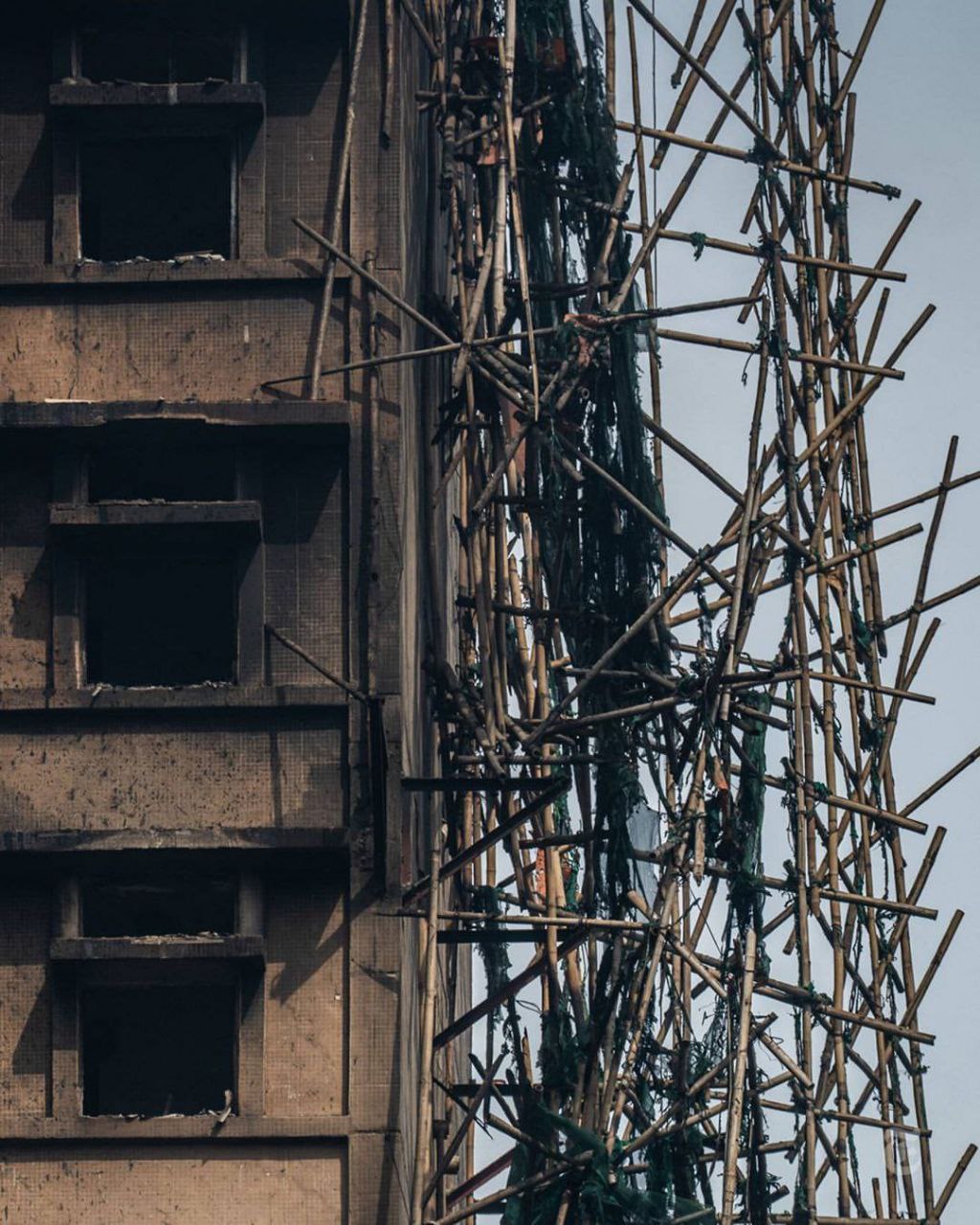 عکس‌های نیویورک تایمز از آتش‌سوزی مرگبار برج‌های مسکونی در هنگ‌کنگ   