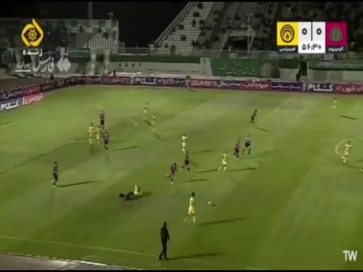 فیلم| بازیکن آلومینیوم با آمبولانس از ورزشگاه خارج شد