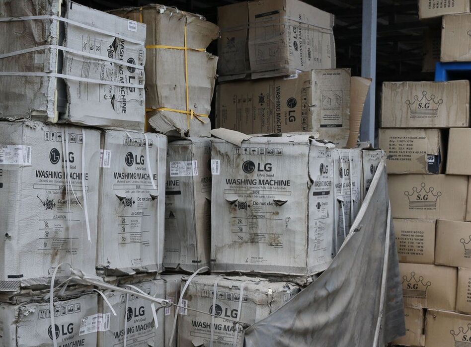 کشف تلویزیون‌های قاچاق از میان بار پستی در ایستگاه بازرسی توره - شازند