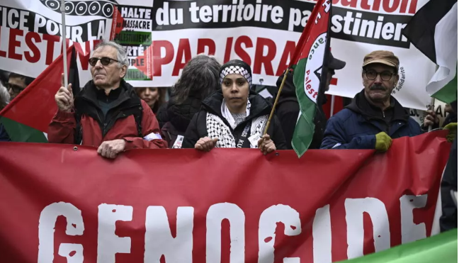 دهها هزار نفر در پاریس در حمایت از ساکنان غزه راهپیمایی کردند