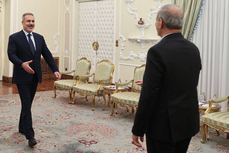 عکس/ دیدار وزیر خارجه ترکیه با رئیس‌ جمهور کشورمان