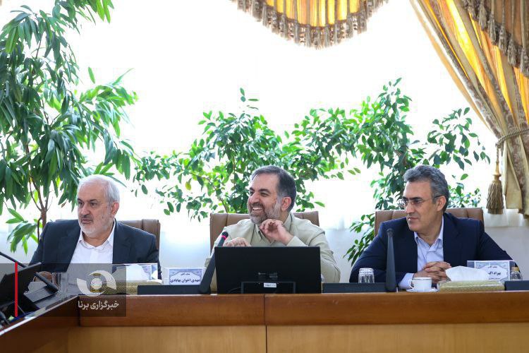 عکس/ رونمایی از نسخه اولیه سامانه رصد برخط پروژه‌های ملی