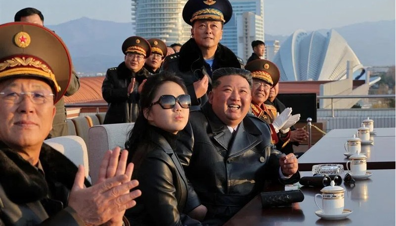 تأکید کیم جونگ اون بر نقش بازدارندگی هستهای نیروی هوایی کره شمالی