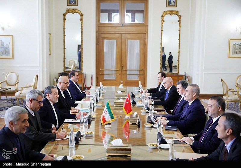 عکس/دیدار وزرای امور خارجه ایران و ترکیه