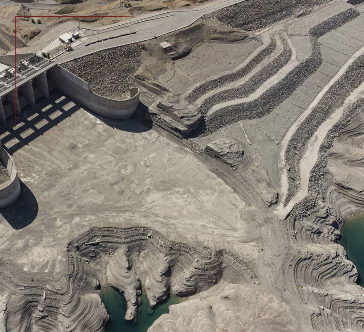 عکس/ وضعیت سد کرخه ، بزرگترین سد خاکی خاورمیانه!