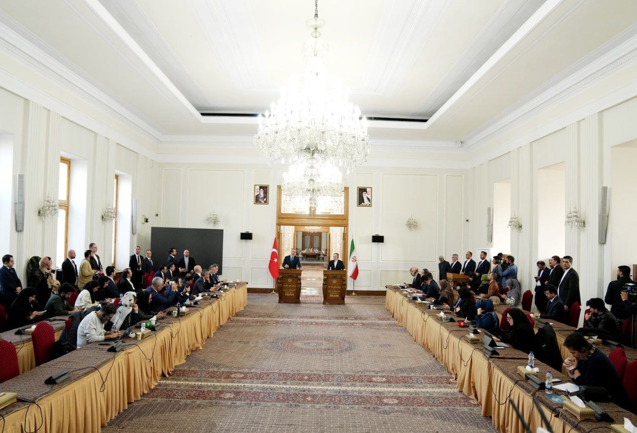 عکس/ کنفرانس مطبوعاتی وزرای امور خارجه ایران و ترکیه