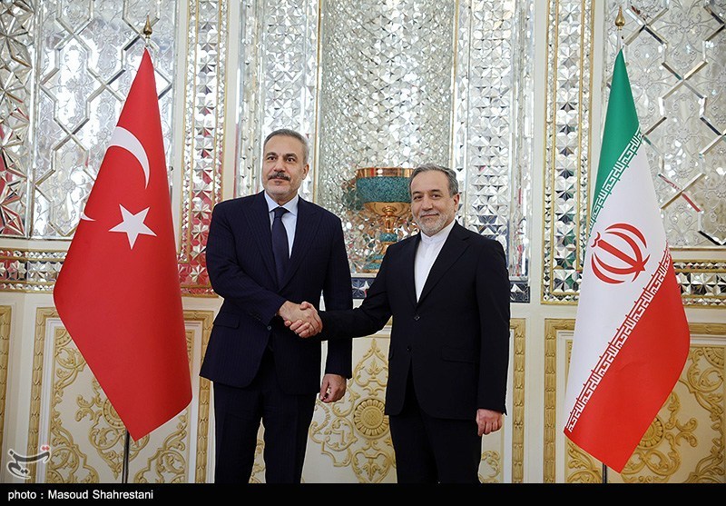 عکس/دیدار وزرای امور خارجه ایران و ترکیه