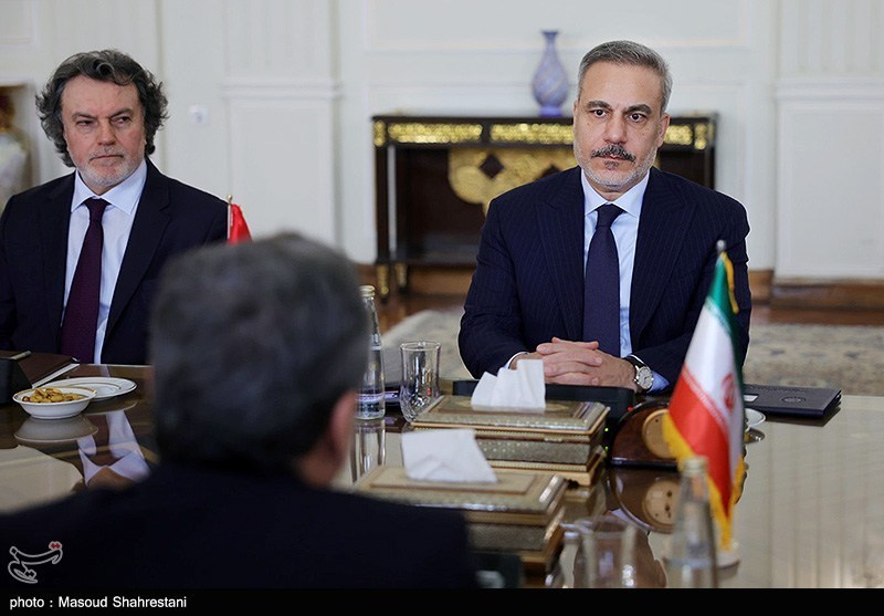 عکس/دیدار وزرای امور خارجه ایران و ترکیه