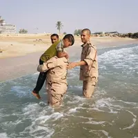 مرزبانان بندرعباس ۴ نفر را از غرق شدن نجات دادند