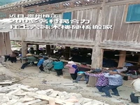 ۲۰۰ روستایی چینی خانه چوبی ۶ تنی را جابجا کردند!