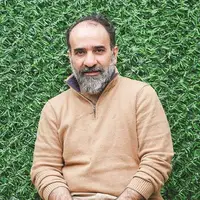 رضا امیرخانی بر اثر سقوط از پاراگلایدر در بخش مراقبت‌های ویژه بستری شد