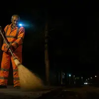 اتباع مجاز می‌توانند به عنوان پاکبان در تهران فعالیت کنند