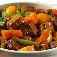 طرز تهیه خوراک لوبیا سبز مجلسی با هویج و آلو