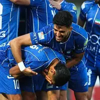 صدر آبی شد؛ آدان استقلال را با پیروزی به دربی رساند