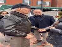 بایدن بعد از مدت ها در مقابل دوربین ها ظاهر شد