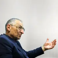 زیباکلام نوشت: دفاع از آینده