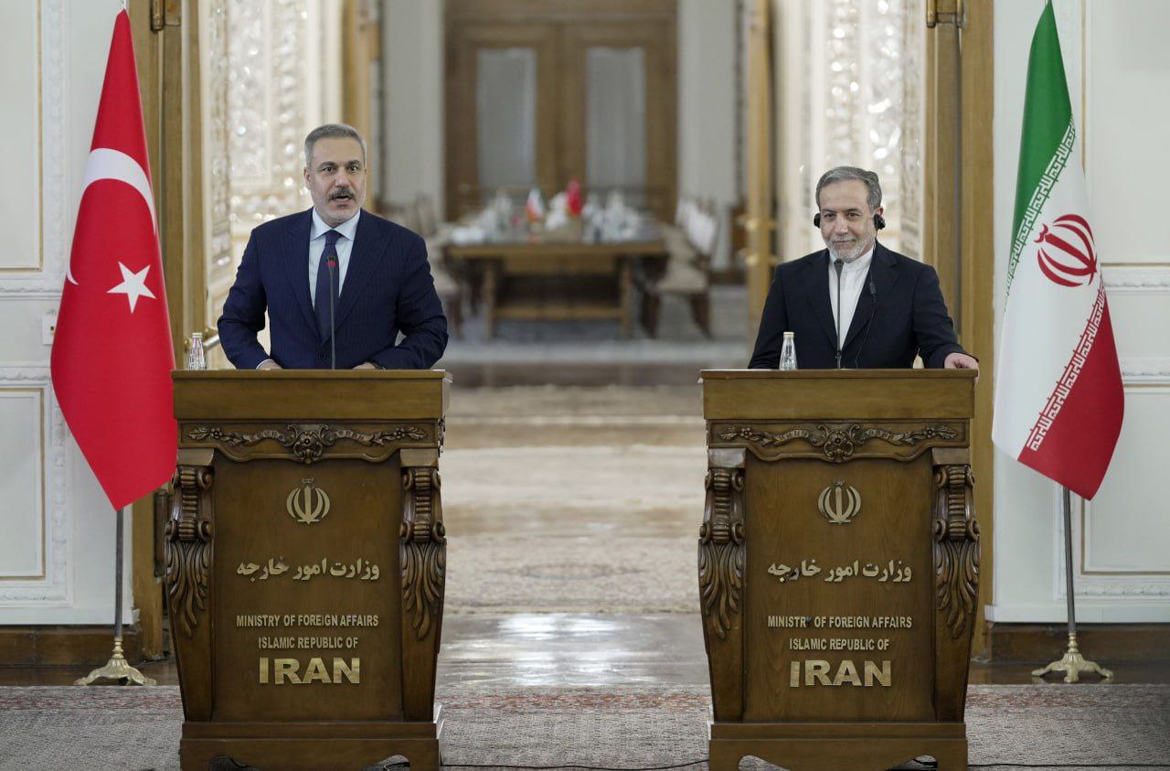عکس/ کنفرانس مطبوعاتی وزرای امور خارجه ایران و ترکیه