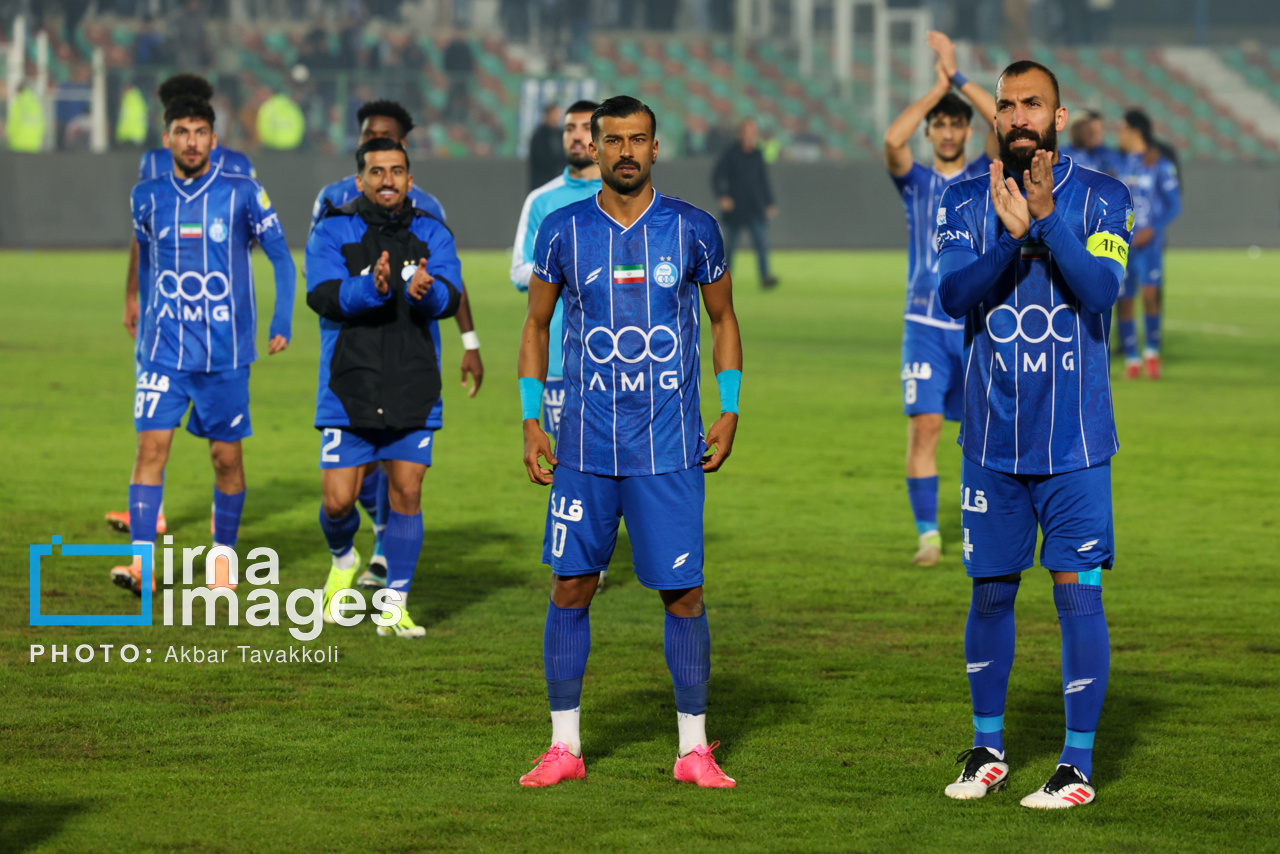 دیدار تیم‌های استقلال و فولاد