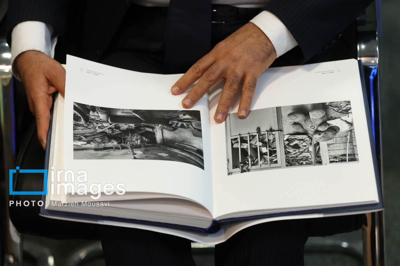 نمایشگاه عکس «ایستادگی برای ایران»