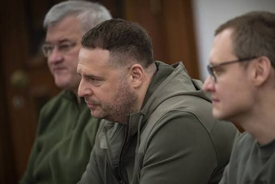 رسانه اوکراینی: برکناری رئیس دفتر زلنسکی توسط حلقه نزدیک وی هماهنگشده بود