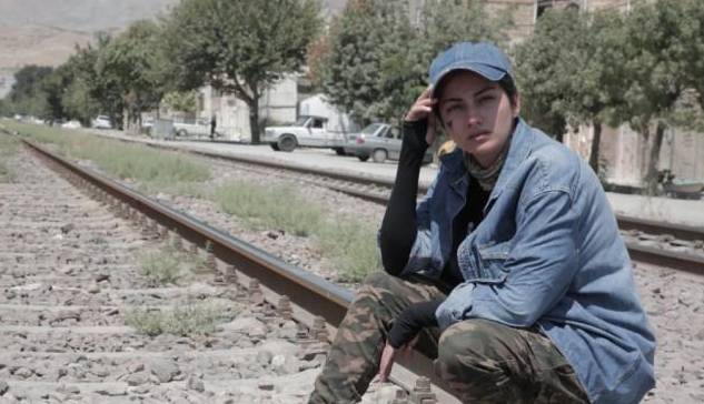 محیا دهقانی: ظاهر پسرانه کاراکترم، باعث شد «قرمز یواش» سال‌ها توقیف بماند