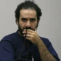  پیگیری وضعیت سلامت آقای رضا امیرخانی از سوی رهبر انقلاب