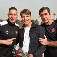 دسته‌گل سرخ برای بدرقه مربی آلمانی پرسپولیس