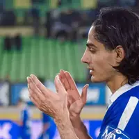 حسین‌نژاد ژست شادی با سوچی گرفت