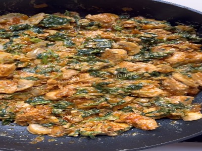 یک ساندویچ مرغ و‌ اسفناج متفاوت و خوشمزه