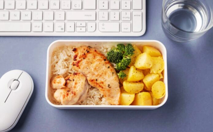 طرز تهیه ۱۰ غذای رژیمی با مرغ برای سرکار