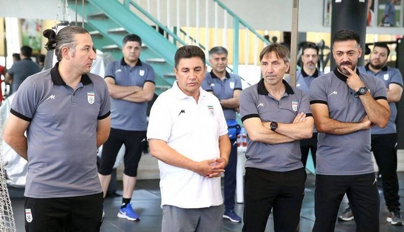 سه مربی تیم ملی، تماشاگر دربی 106