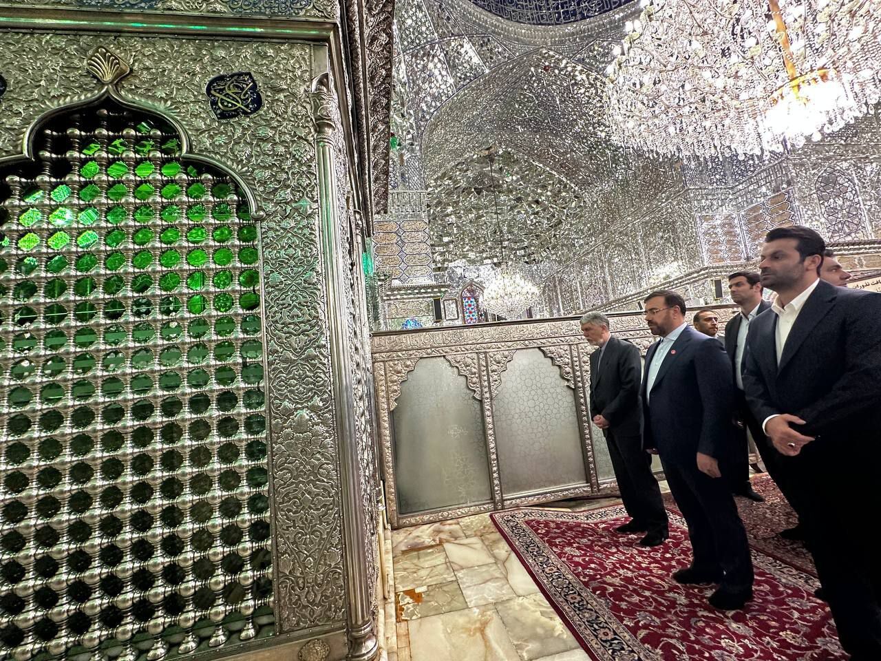 وزیر فرهنگ به زیارت حرم مطهر شاهچراغ(ع) مشرف شد