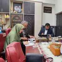 بانوی تهرانی طلاهایش را برای ساخت مدرسه در سیستان و بلوچستان اهدا کرد