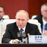 پوتین: فشار خارجی را احساس می‌کنیم، اما اقتصادمان با موفقیت از پس چالش‌ها برمی‌آید