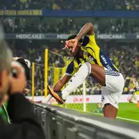 شادی گل زشت دوران، گالاتاسرای را به هم ریخت