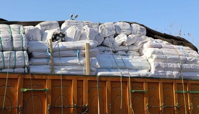 نخستین محموله پارچه با رویه جدید تجارت مرزی وارد آذربایجانغربی شد