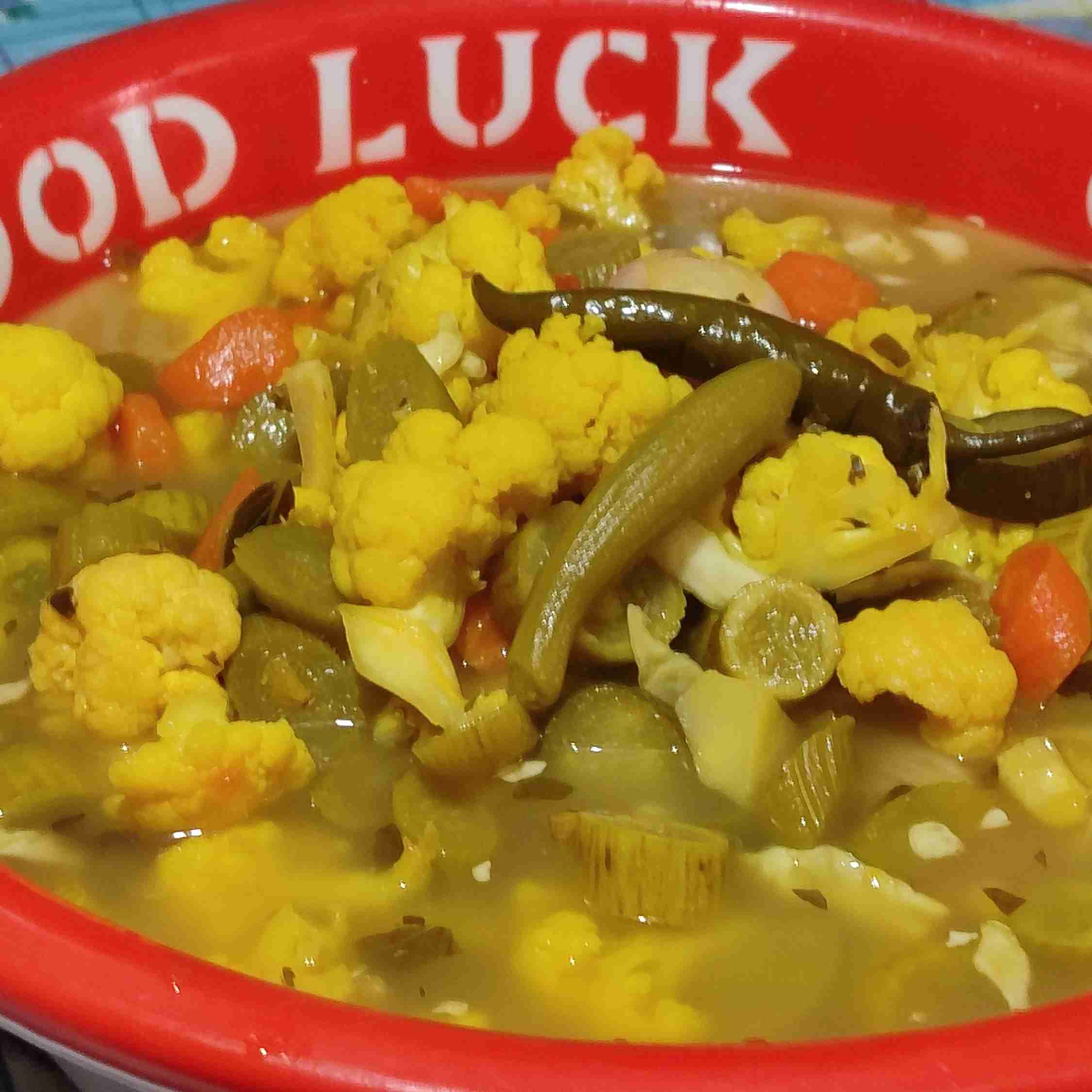 ترشی مخلوط، رسیده وجا افتاده ،که خودم دوماه پیش انداختم😋😋....نوش نگاهت آن🍁🌸🌸🌸🌸🌸🌸🍁