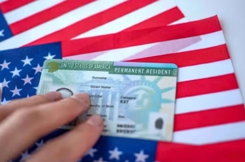 آمریکا درخواست‌های مهاجرتی از ایران و 18 کشور دیگر را متوقف کرد