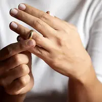 بچه‌دار نمی‌شوم، چاره‌ای جز طلاق ندارم!