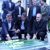 ادای احترام دبیرکل ستاد مبارزه با مواد مخدر کشور به مقام شهدای کرمان