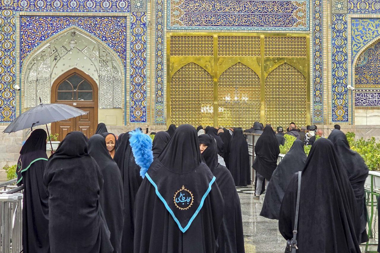 عکس/بارش رحمت الهی در صحن و سرای حرم امام رضا علیه‌السلام