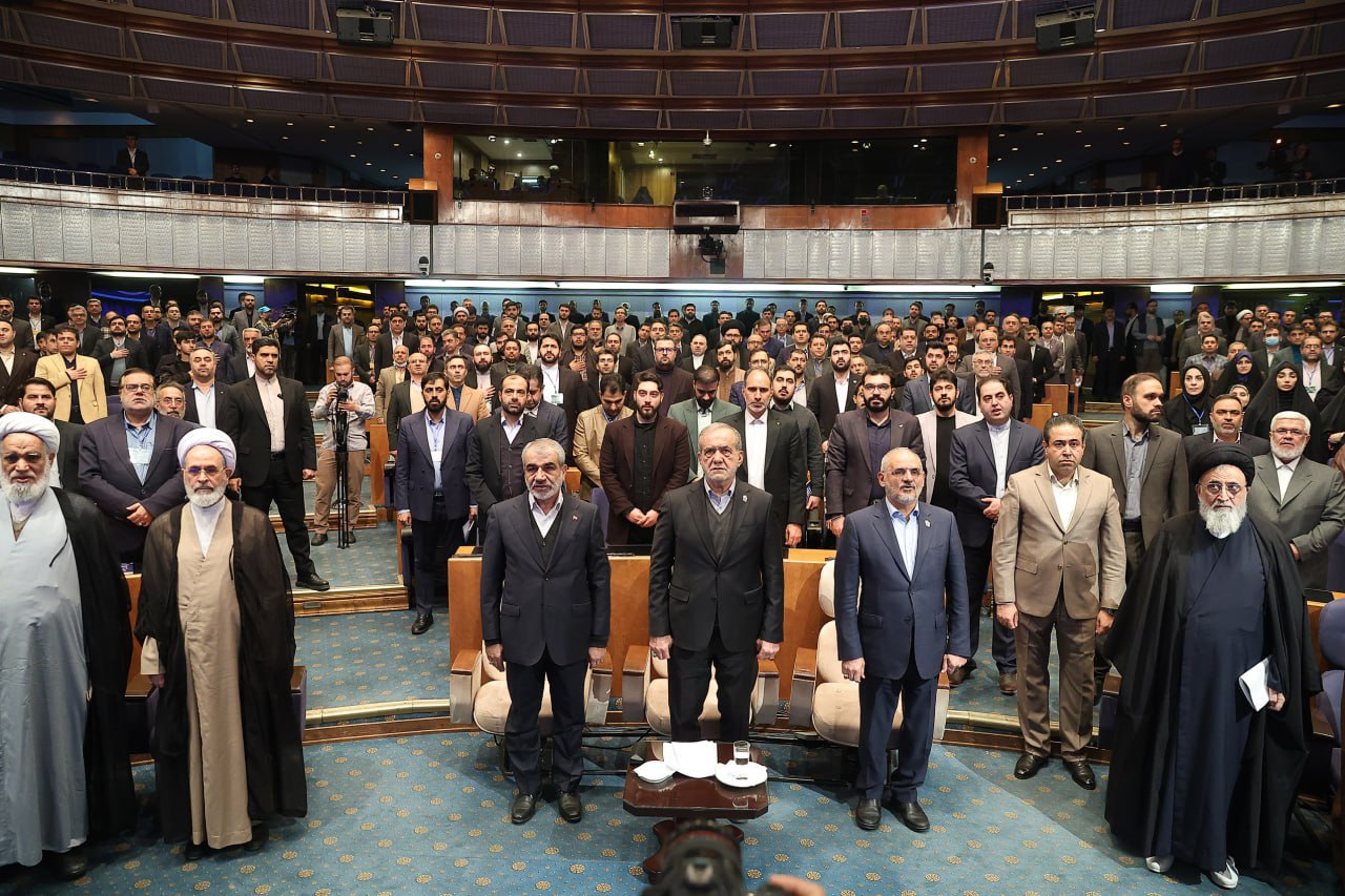 حضور رئیسجمهور در نشست پایانی همایش حقوق ملّت و آزادیهای مشروع