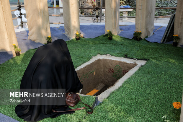 عکس/ تدفین شهید گمنام در پردیس شهید بهشتی بندرعباس