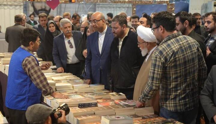 پانزدهمین نمایشگاه سراسری کتاب کرمانشاه پس از هفت سال وقفه افتتاح شد