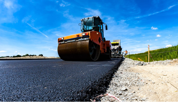 عملیات روکش آسفالت محور روستایی سلکیسر - عزیزکیان رشت اجرا شد