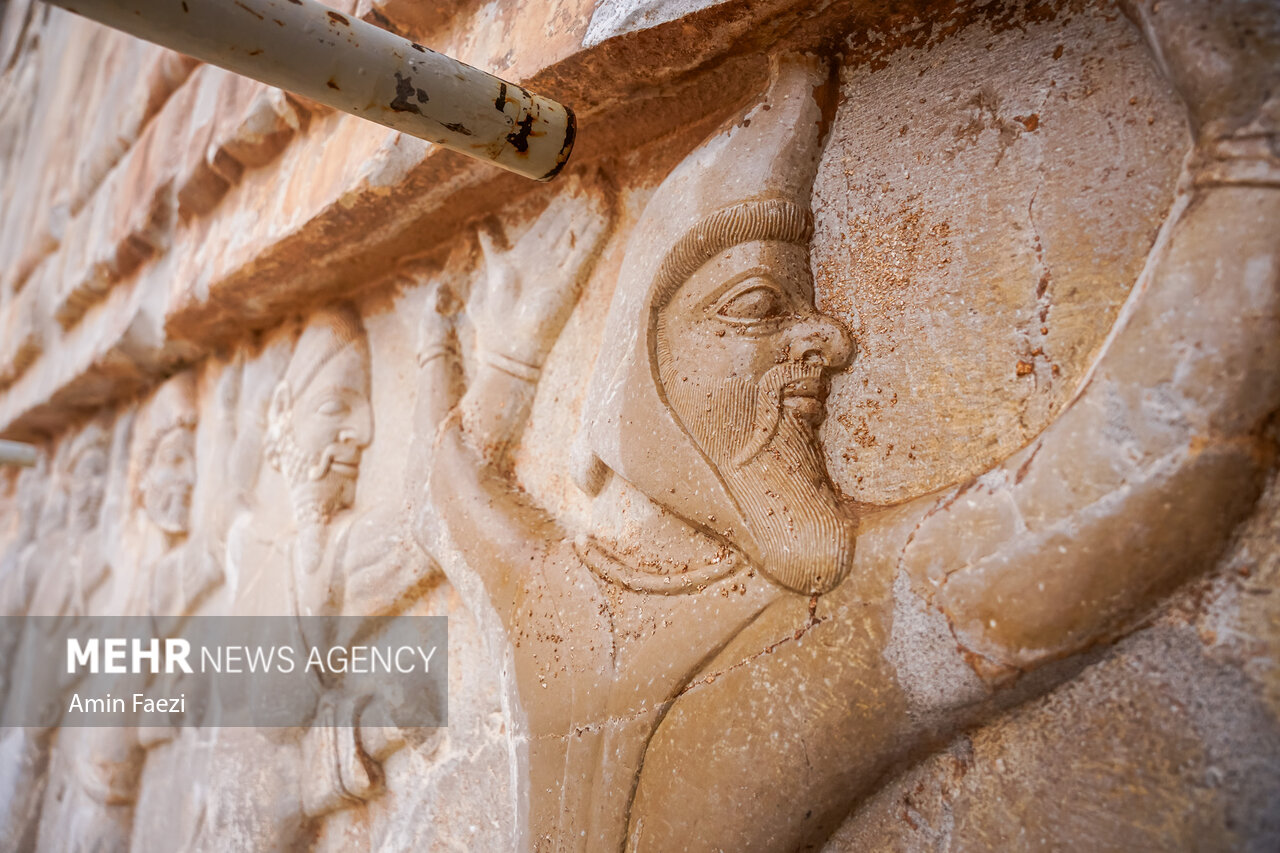 مرمت در حریم شاهان