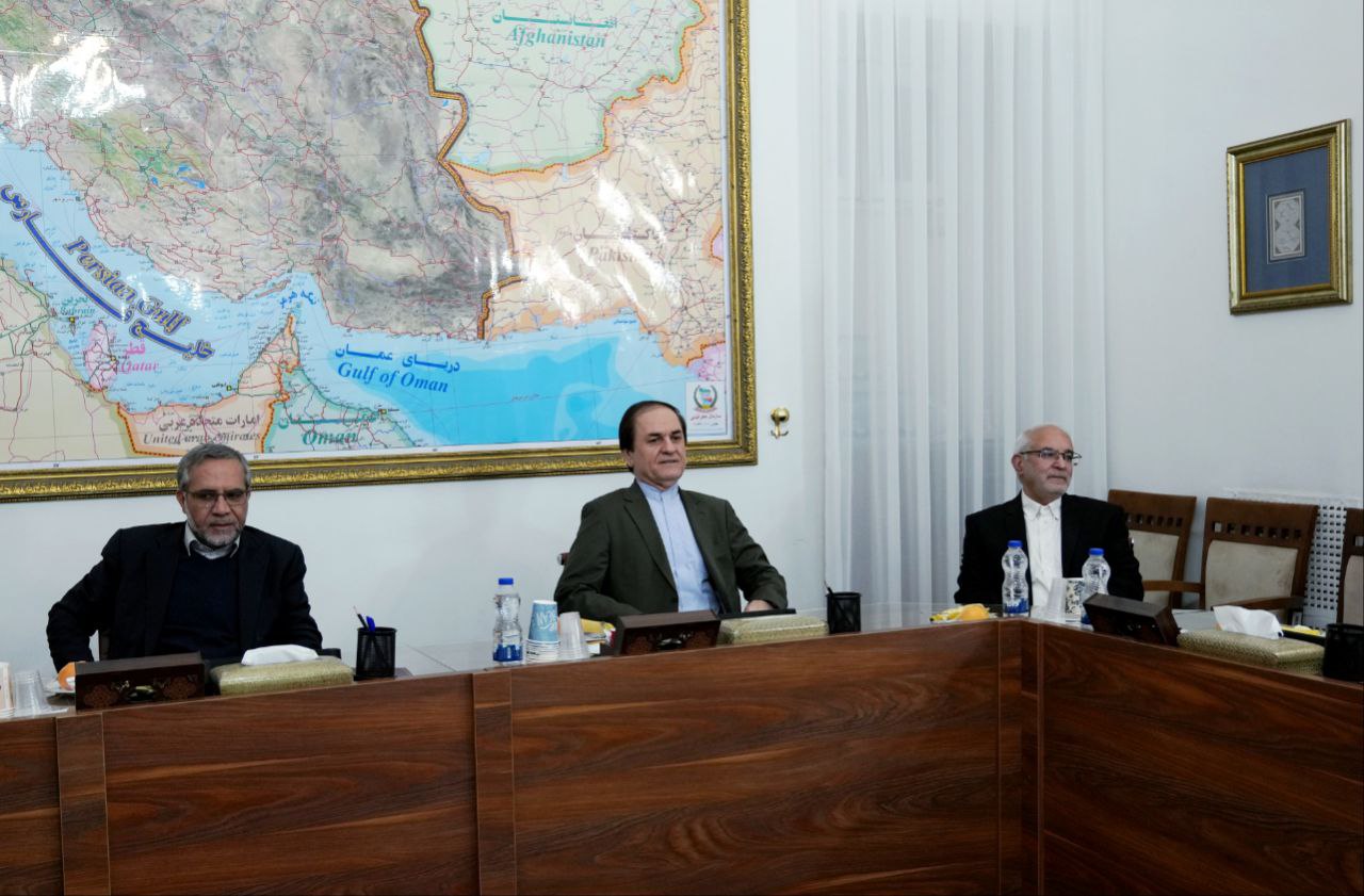 عکس/ نشست مشترک عراقچی با جمعی از نمایندگان مجلس