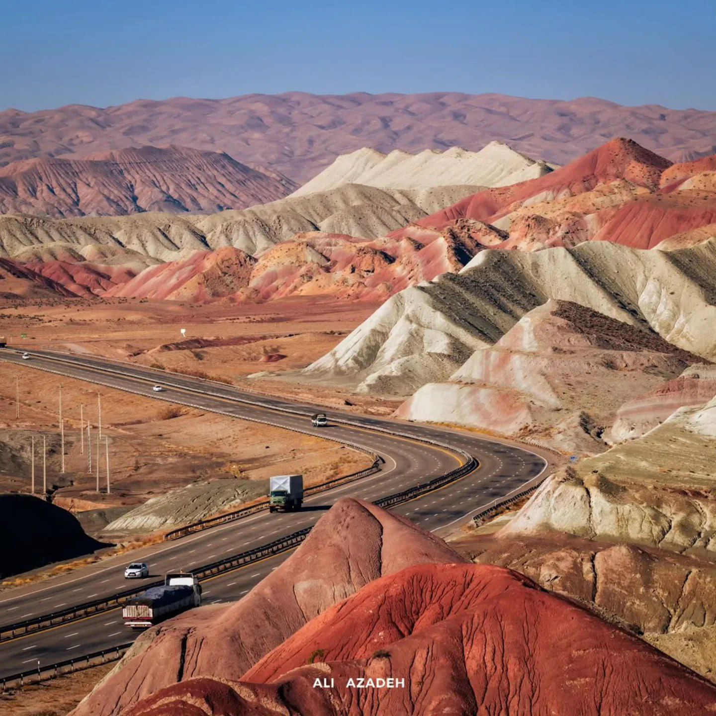 کوه‌های رنگین کمانی آلاداغلار